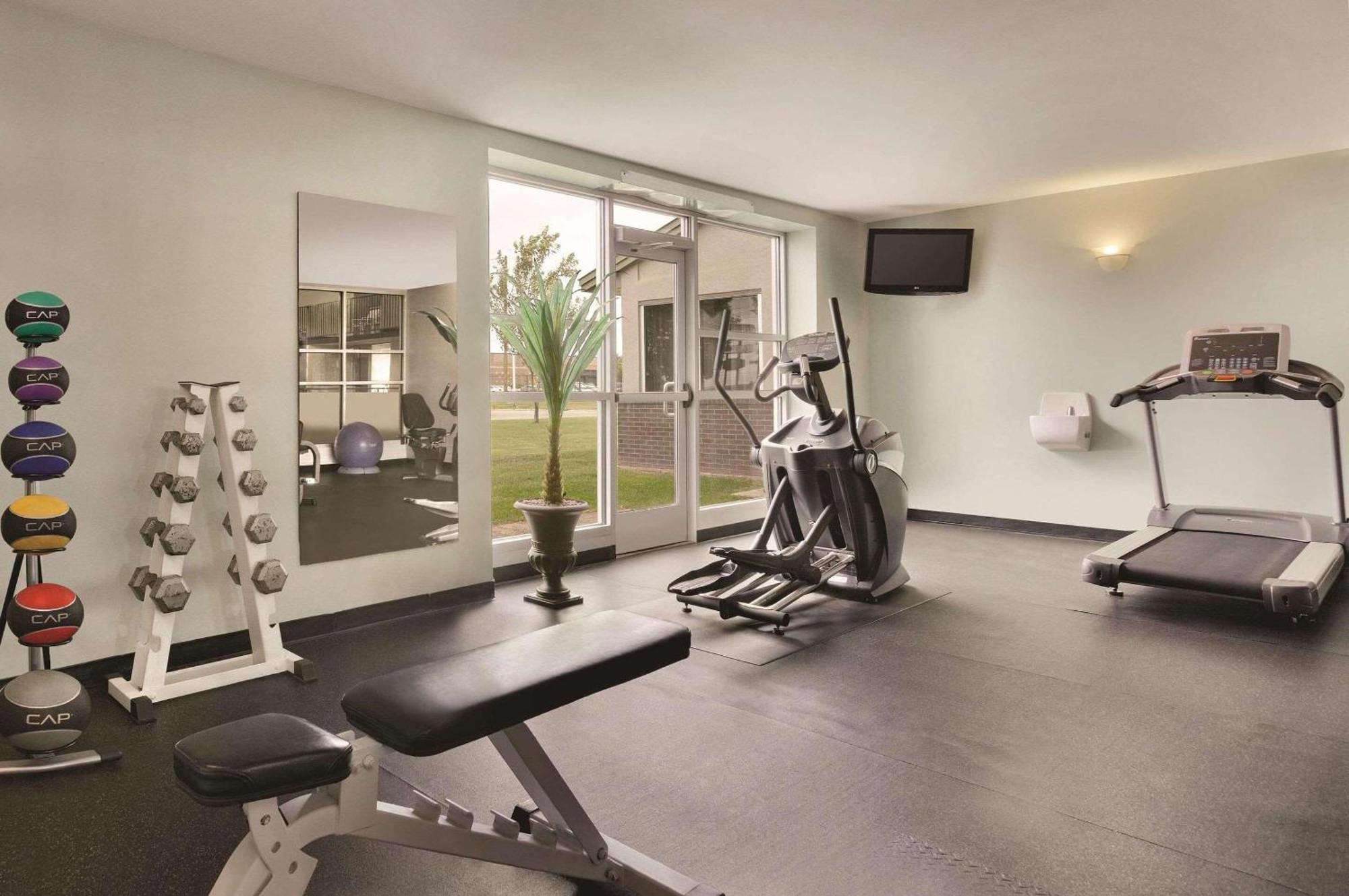Country Inn & Suites By Radisson, Fergus Falls, Mn מראה חיצוני תמונה
