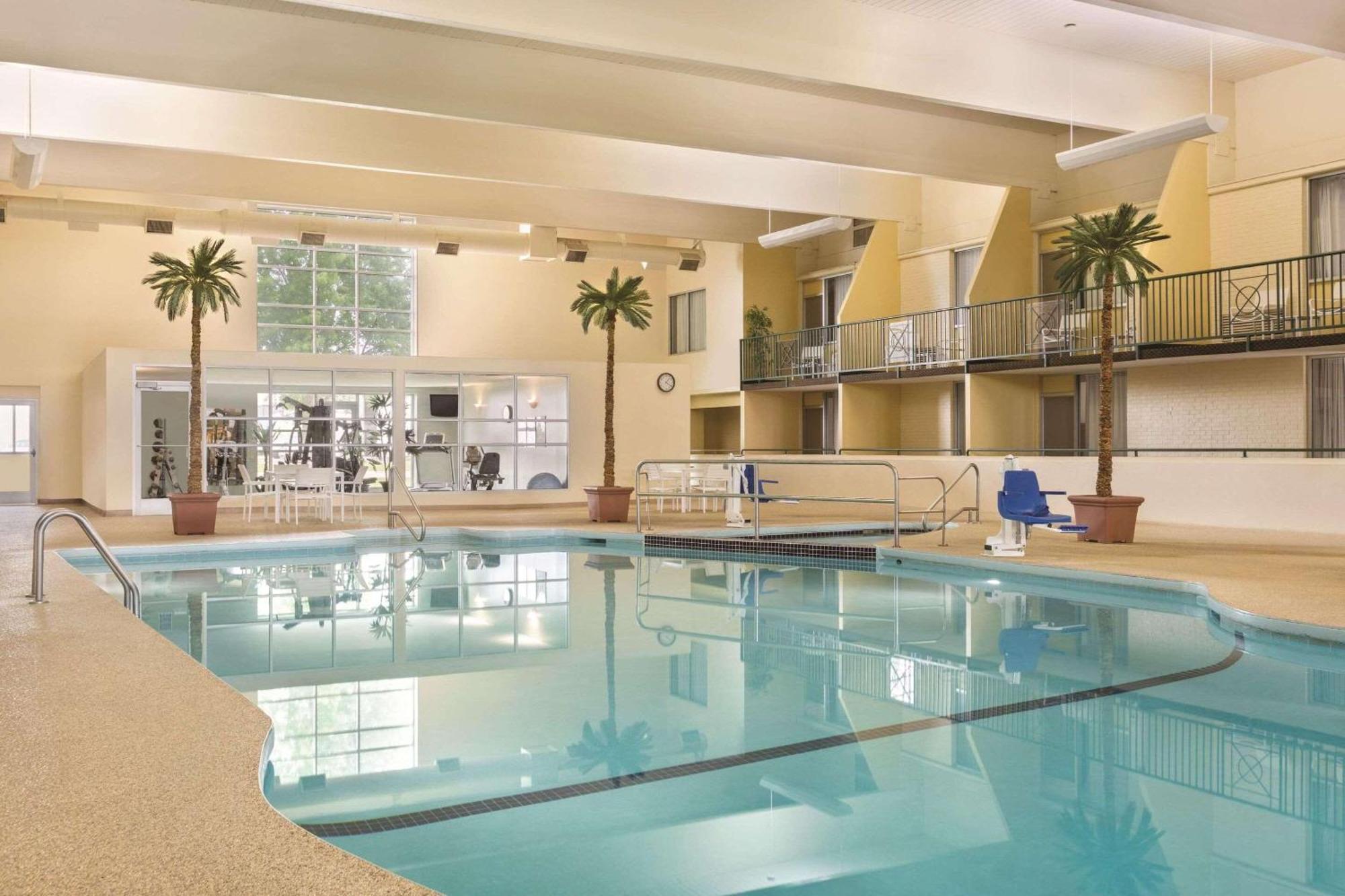 Country Inn & Suites By Radisson, Fergus Falls, Mn מראה חיצוני תמונה